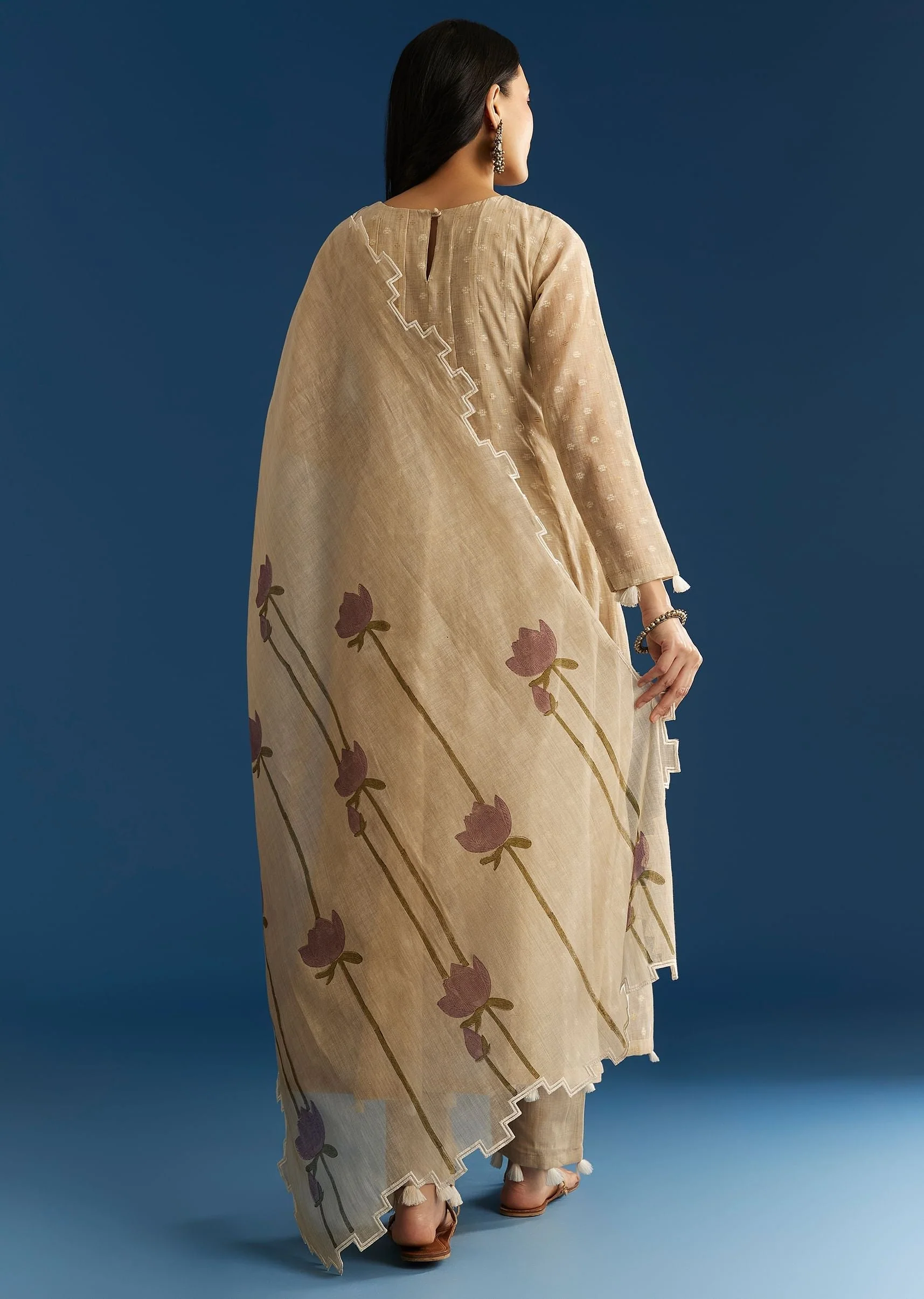 Beige Jamdani Anarkali Set With Thread Work Yoke And Floral Dupatta - Image 5