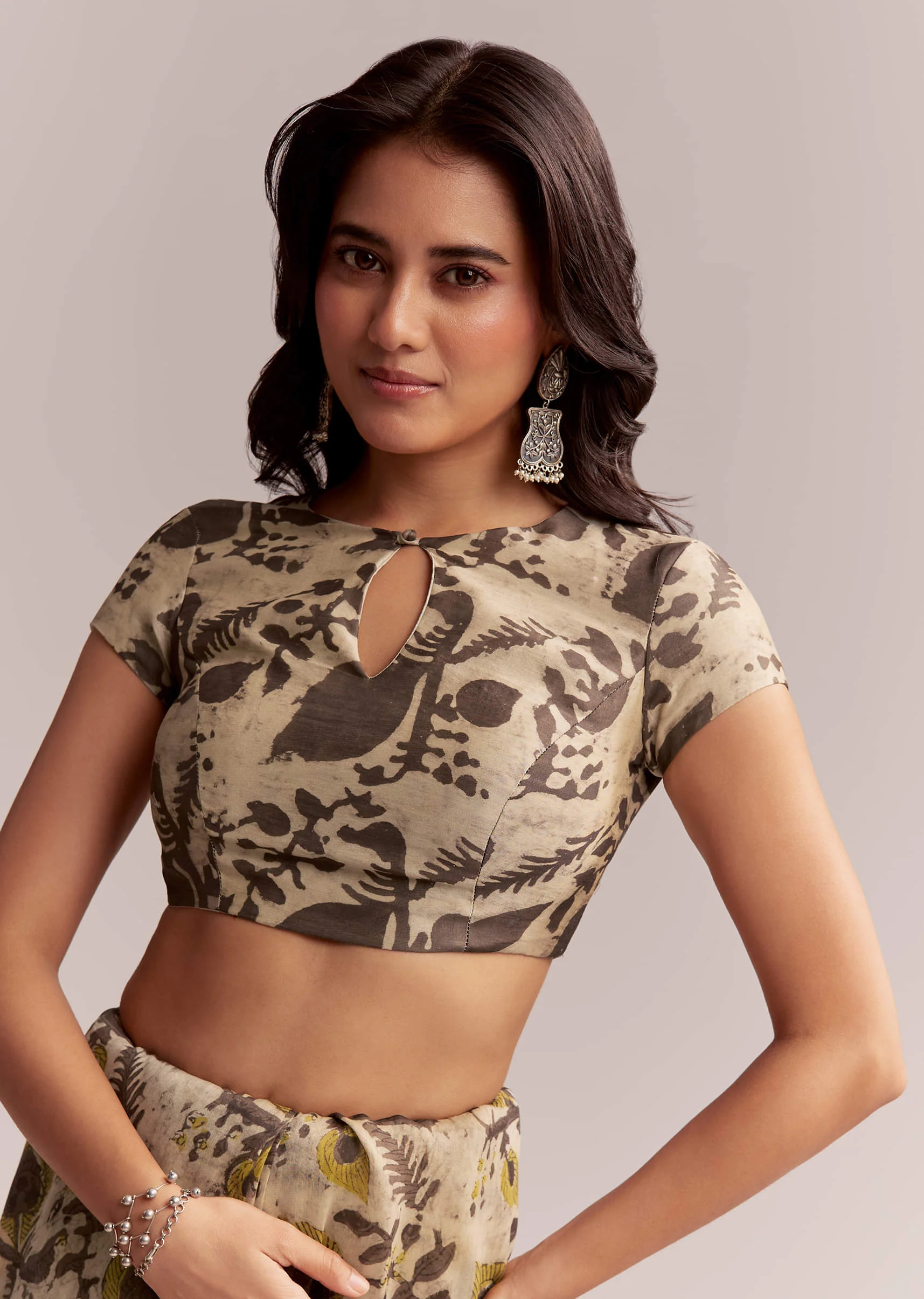 Beige Linen Printed Saree With Hand Block Ajrakh Print - Image 7