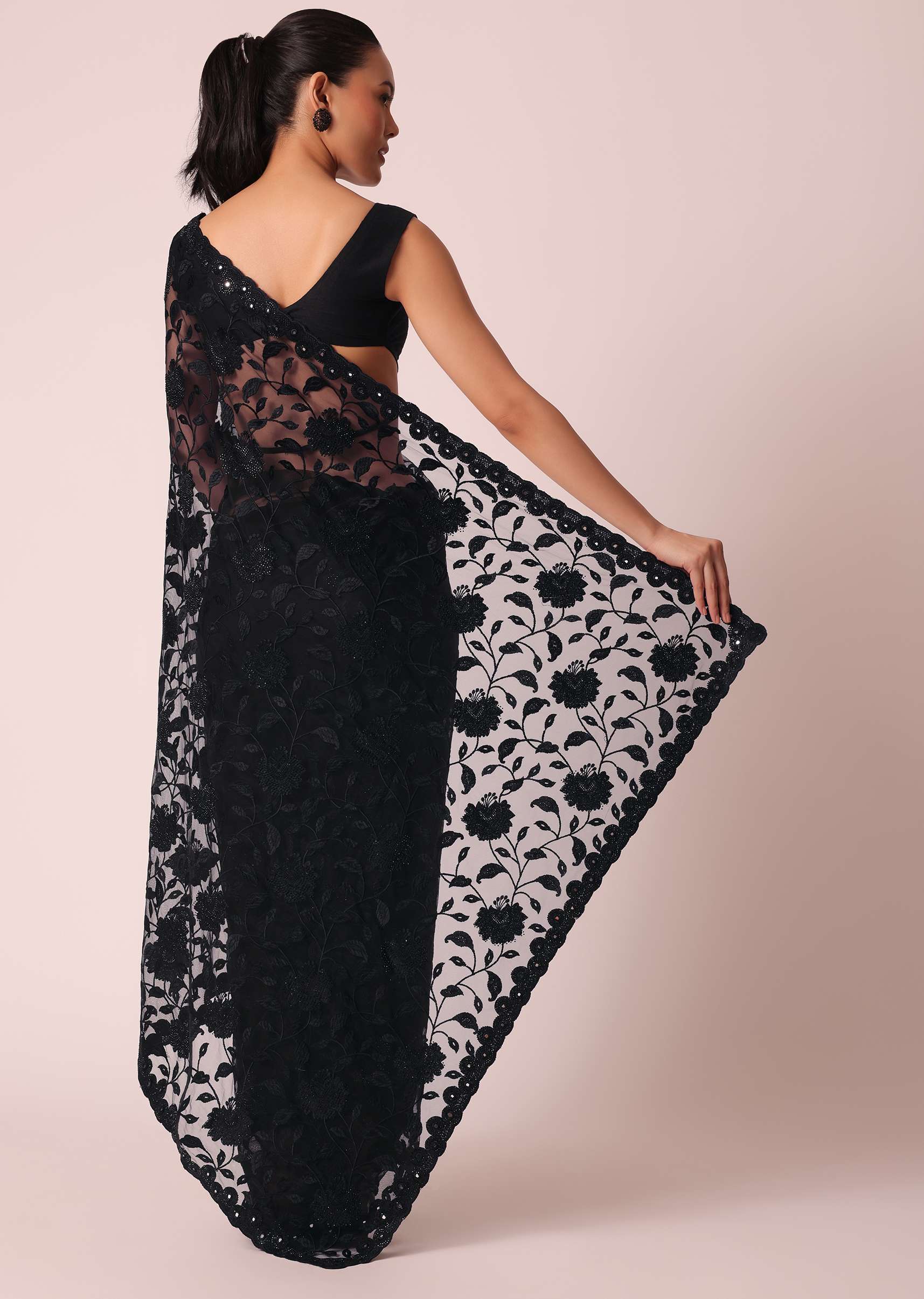 Black Net Saree With Floral Threadwork And Unstitched Blouse Piece - Image 4