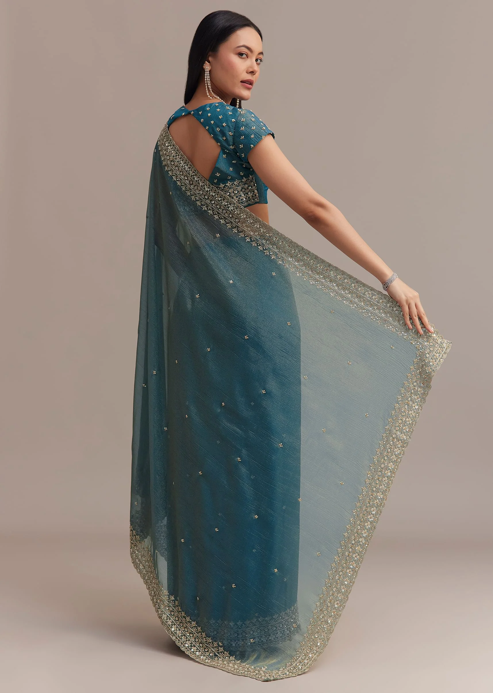 Blue Crushed Tissue Saree With Scallop Embellished Border - Image 4