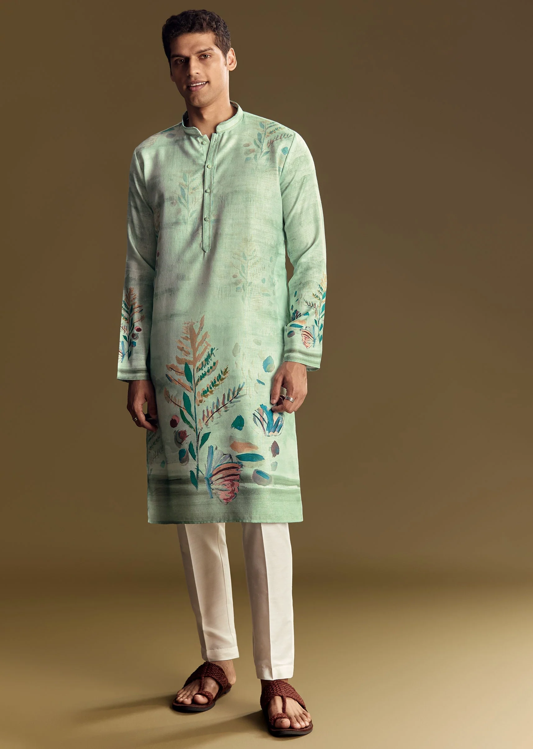 Blue Linen Kurta Set With All Over Floral Print And Mandarin Collar - Image 4