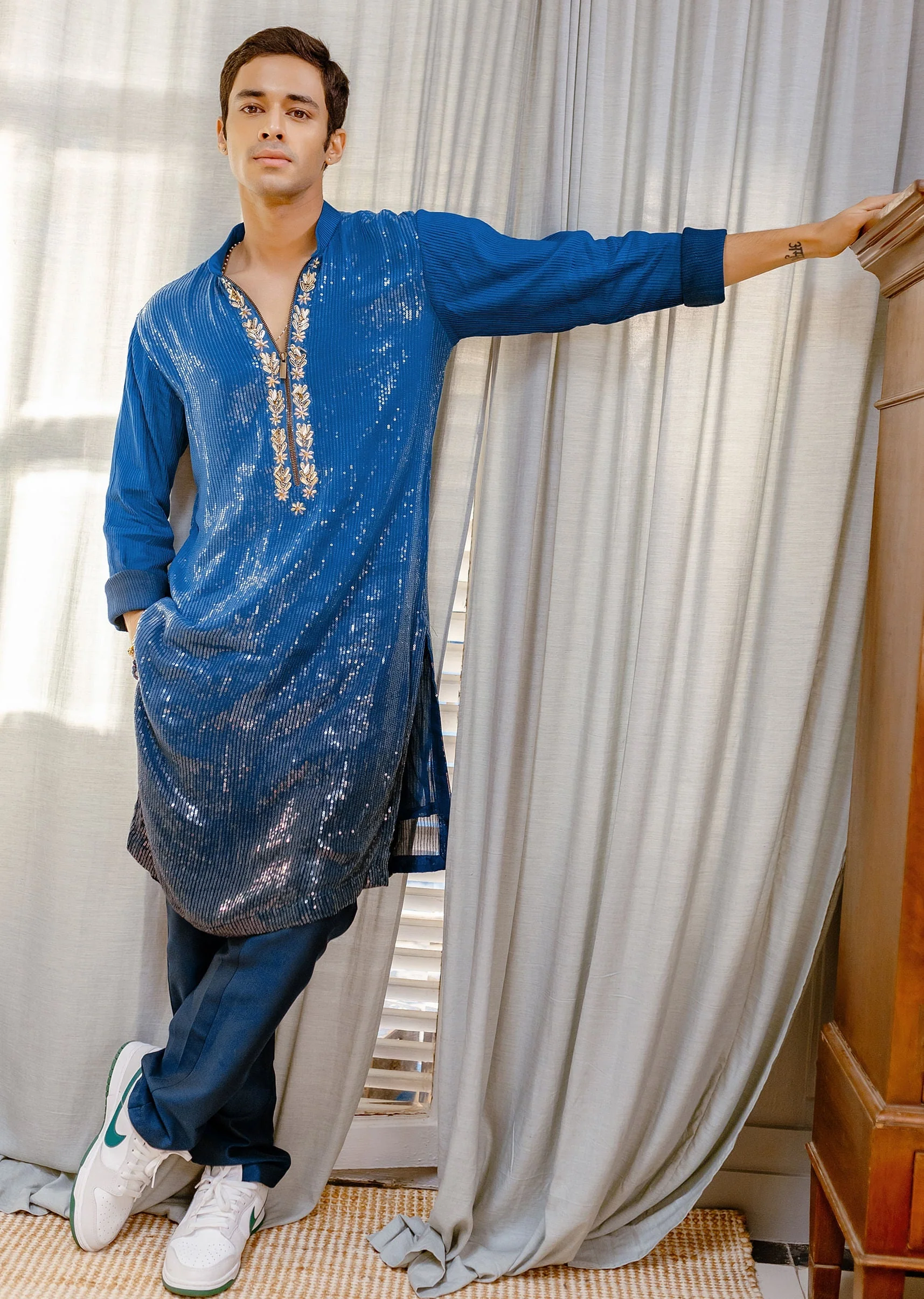 Blue Shaded Sequin Zipper Kurta With Navy Blue Pants - Image 7