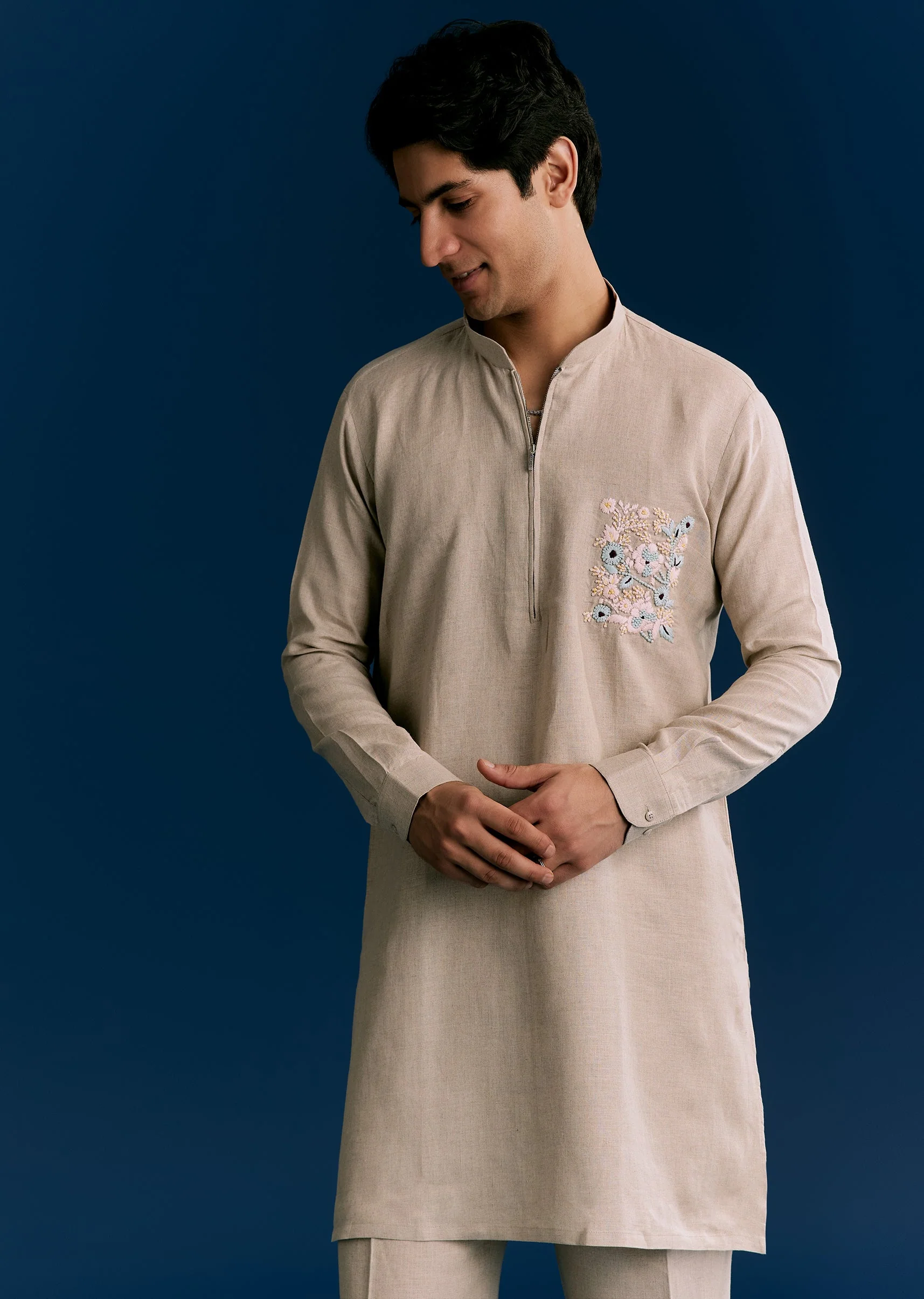 Cream Linen Kurta Set With Embroidery - Image 3