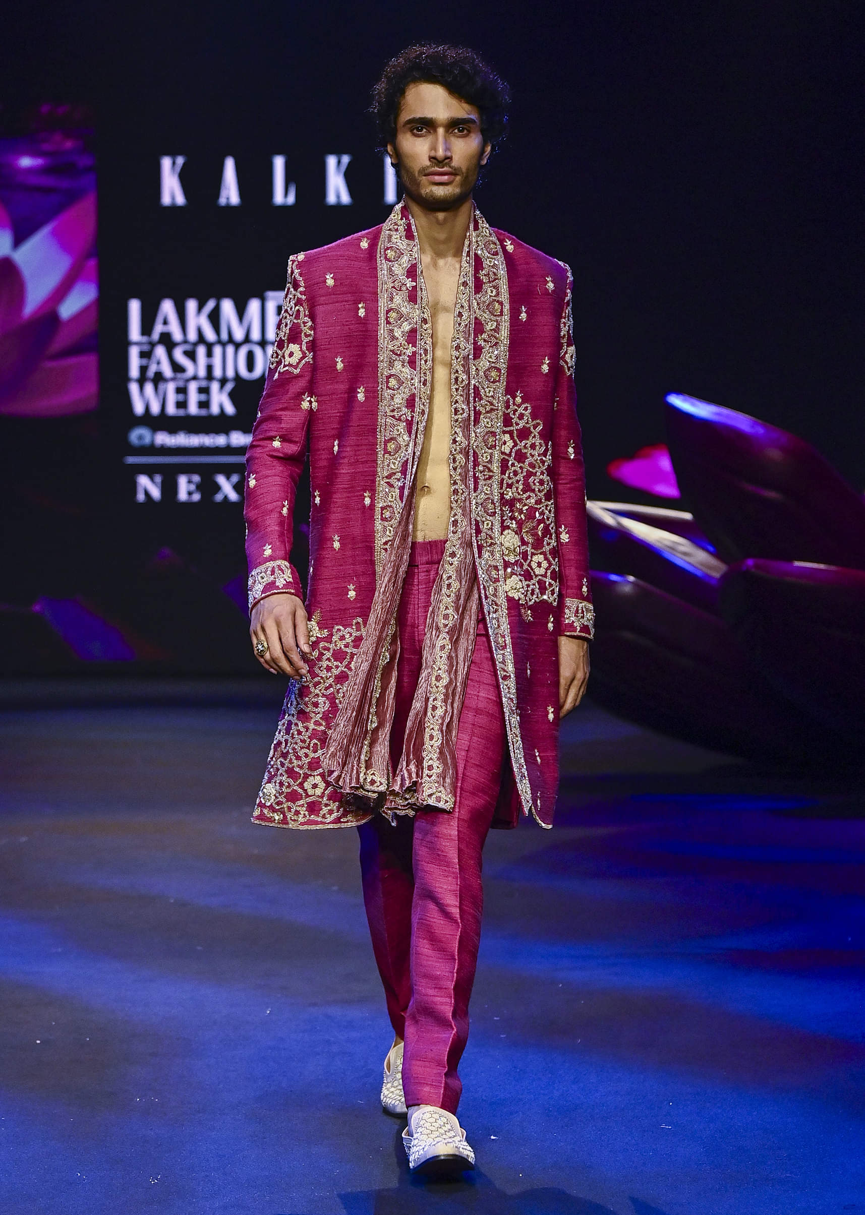 Deep Magenta Banarasi Silk Embroidered Sherwani Suit - Image 2