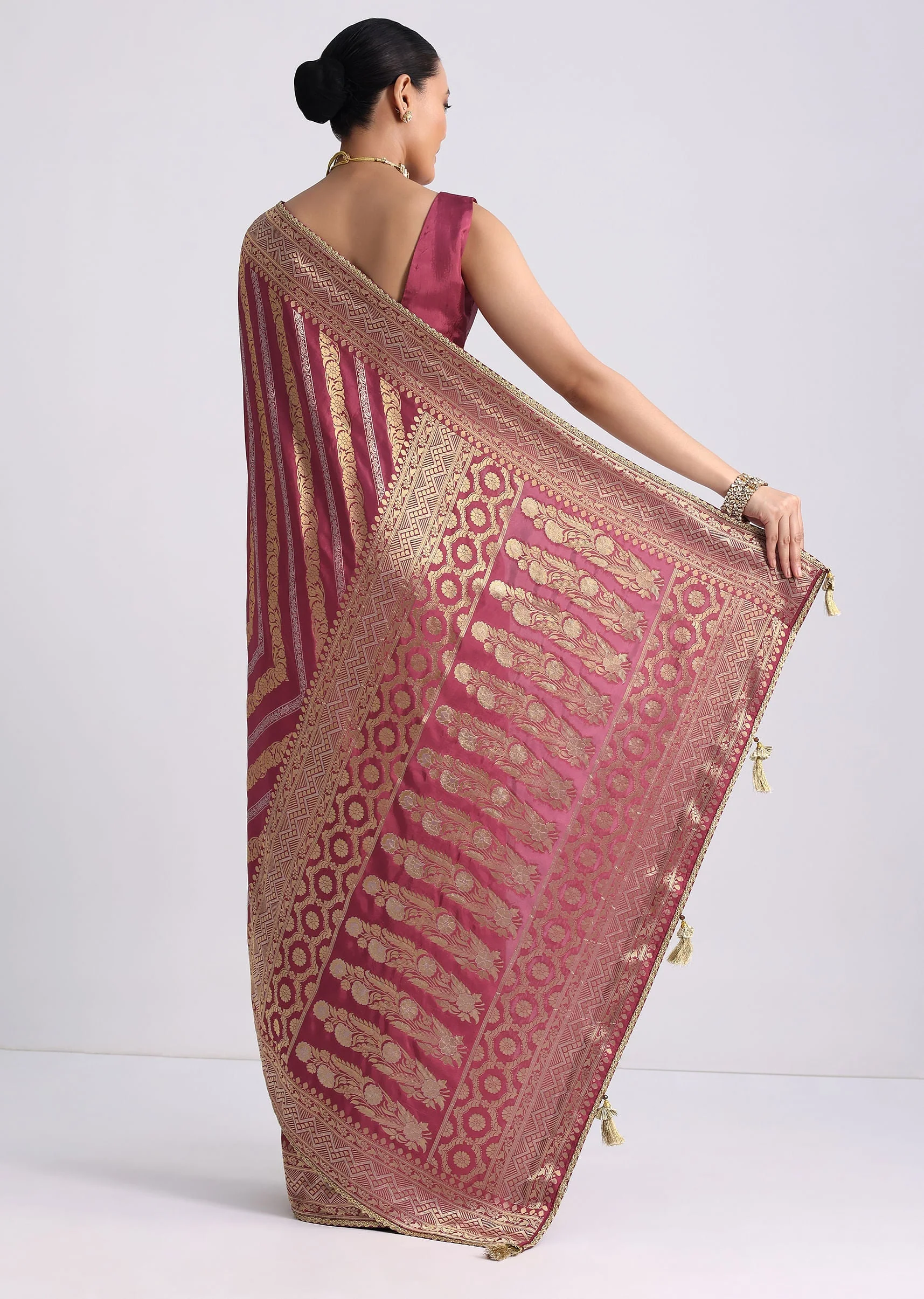 Dusty Pink Dola Silk Saree with Zari Weave and Lace Border - Image 4