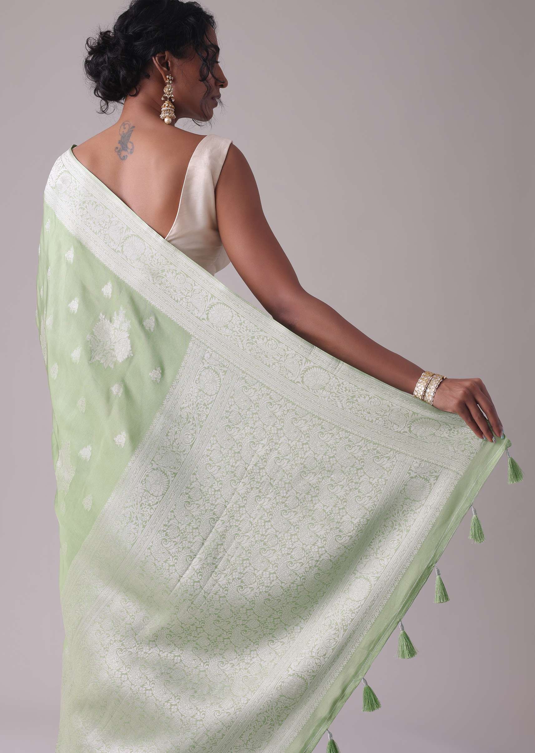 Forest Shade Green Woven Saree In Dola Silk And Silver Weave - Image 5