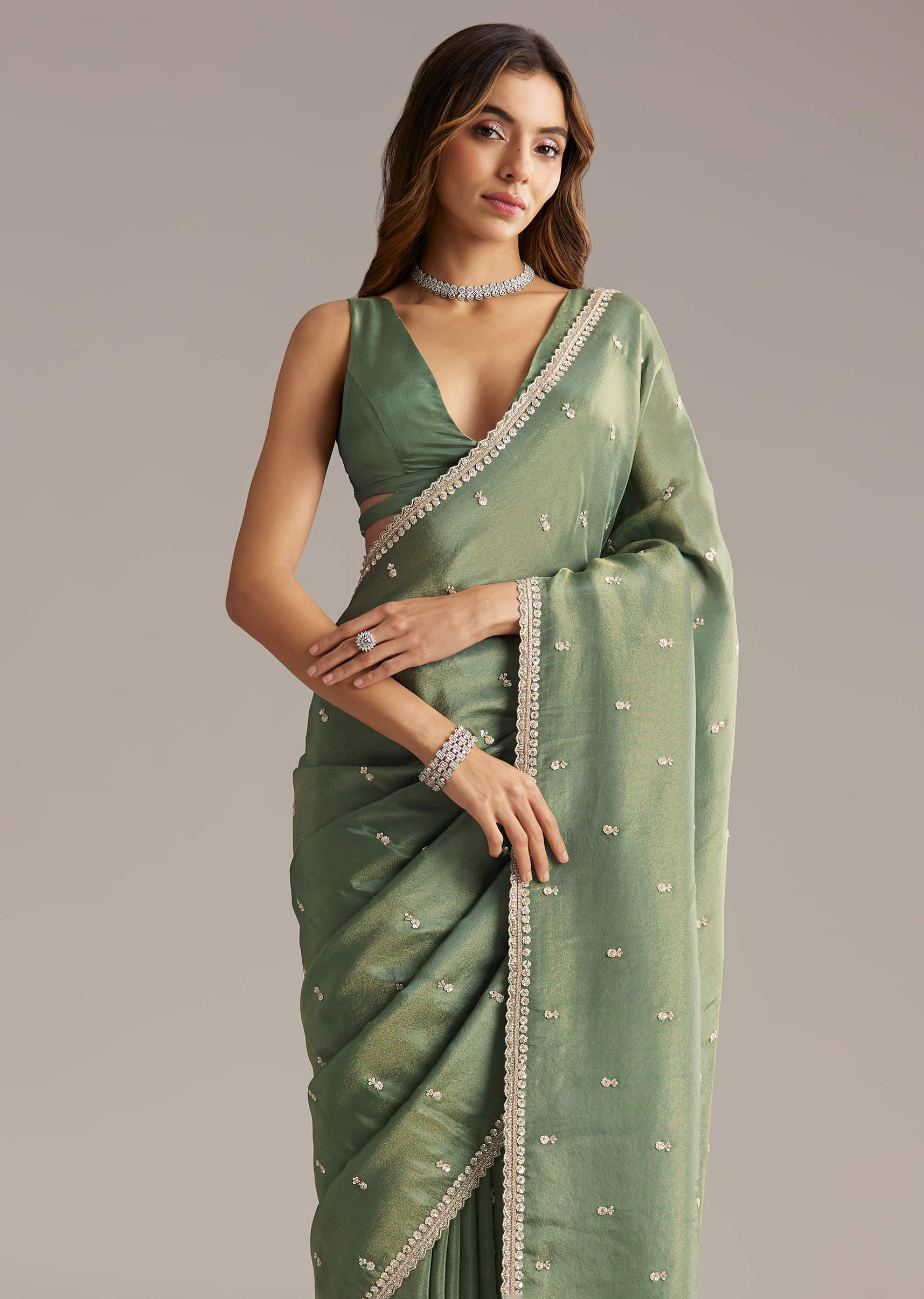 Green Tissue Saree With Bead And Cutdana Embroidery - Image 4