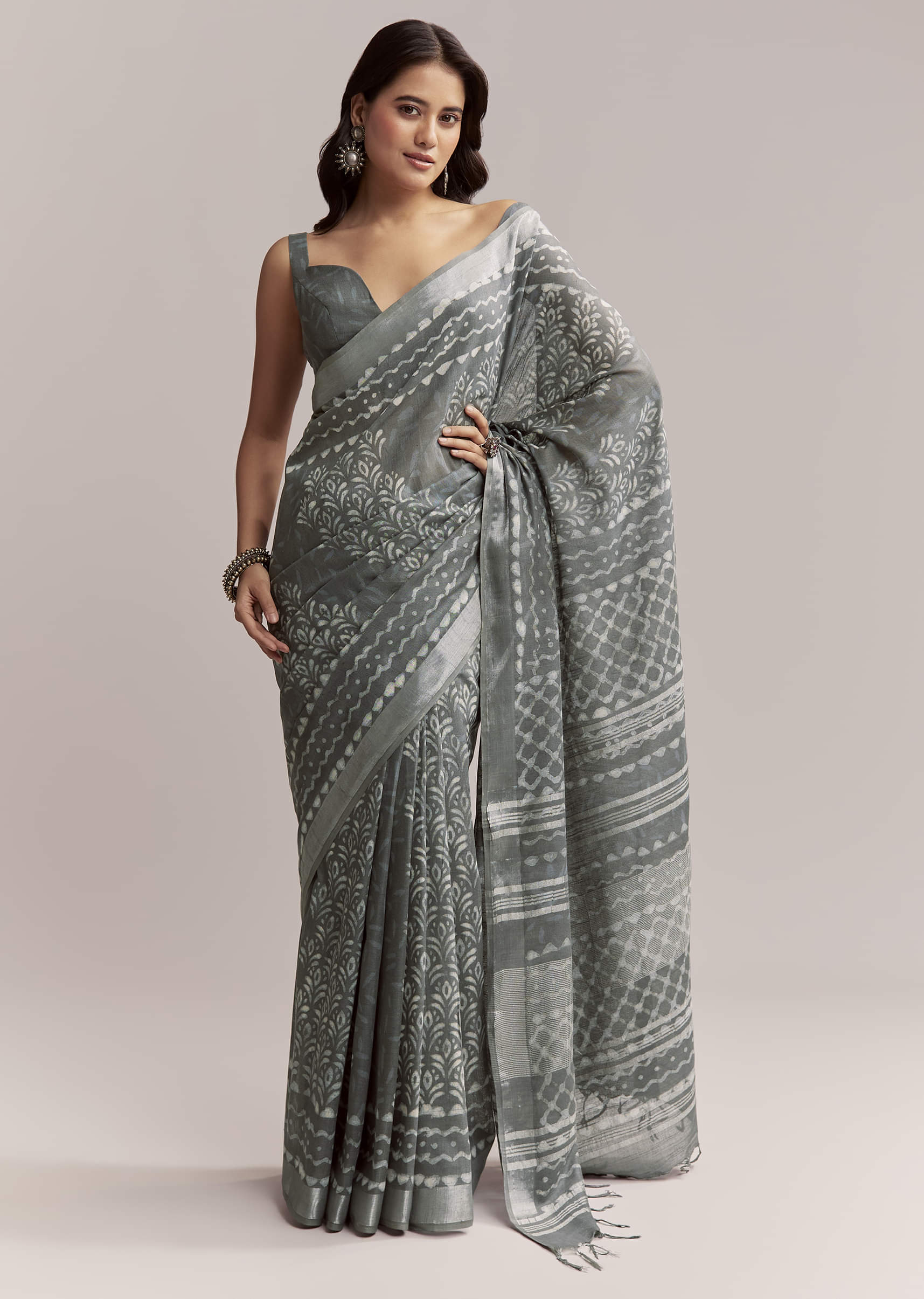 Grey Linen Printed Saree With Authentic Ajrakh Geometric Print - Image 3