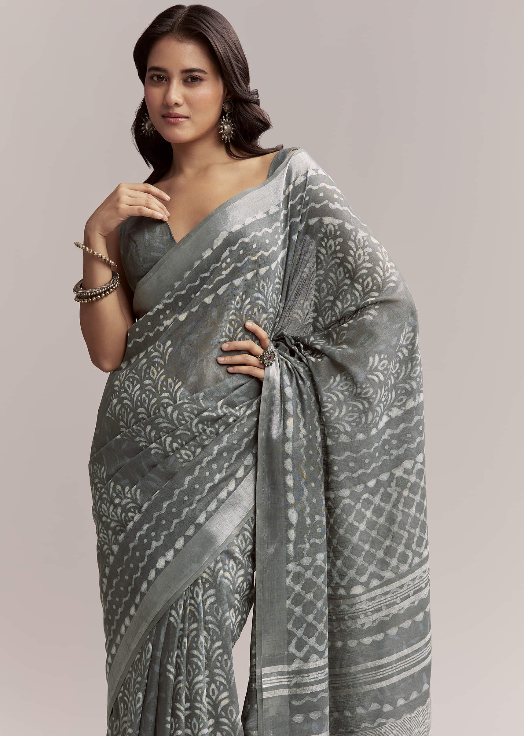 Grey Linen Printed Saree With Authentic Ajrakh Geometric Print - Image 5