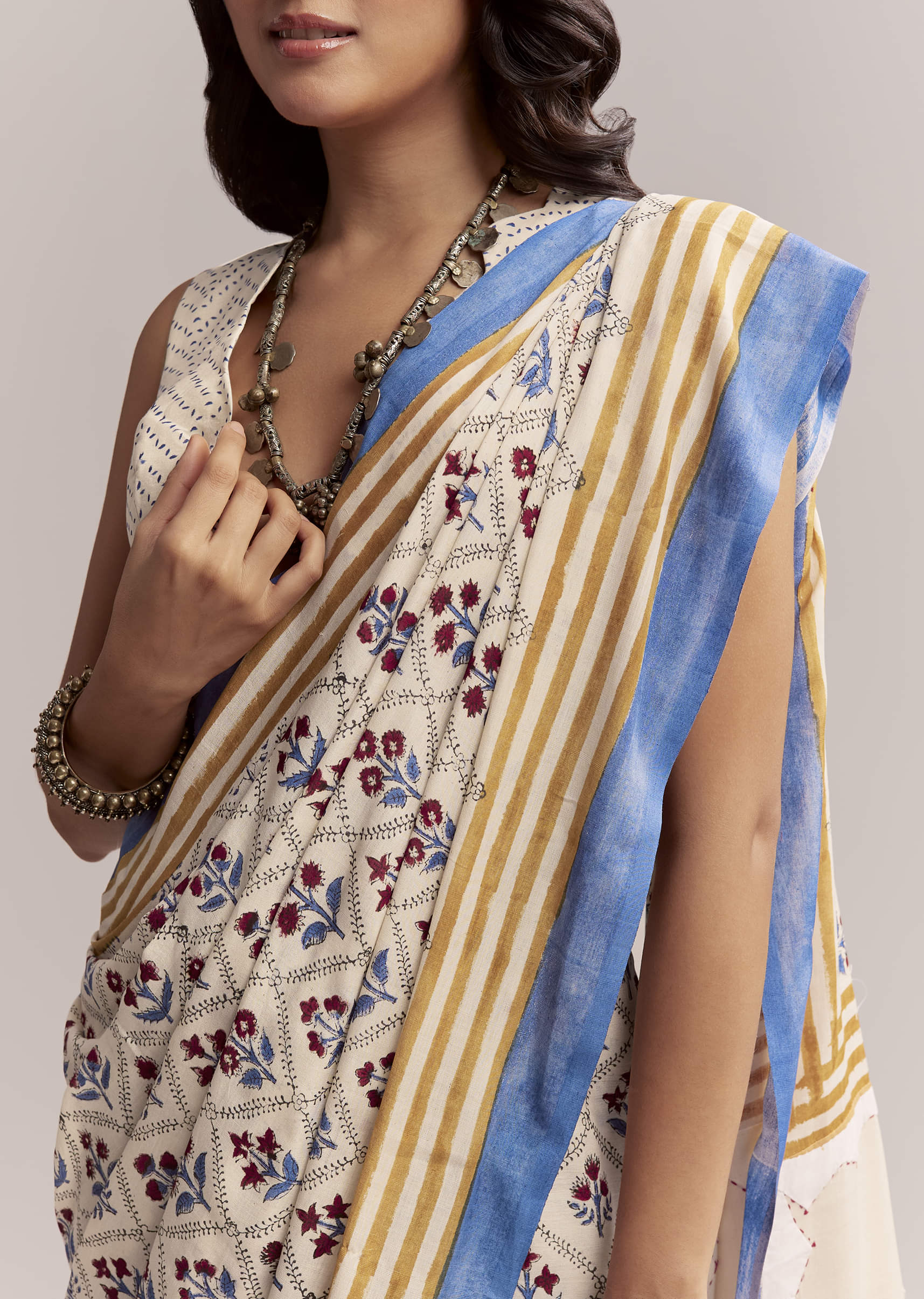 Ivory Linen Printed Saree With Handcrafted Ajrakh Patch Work - Image 3