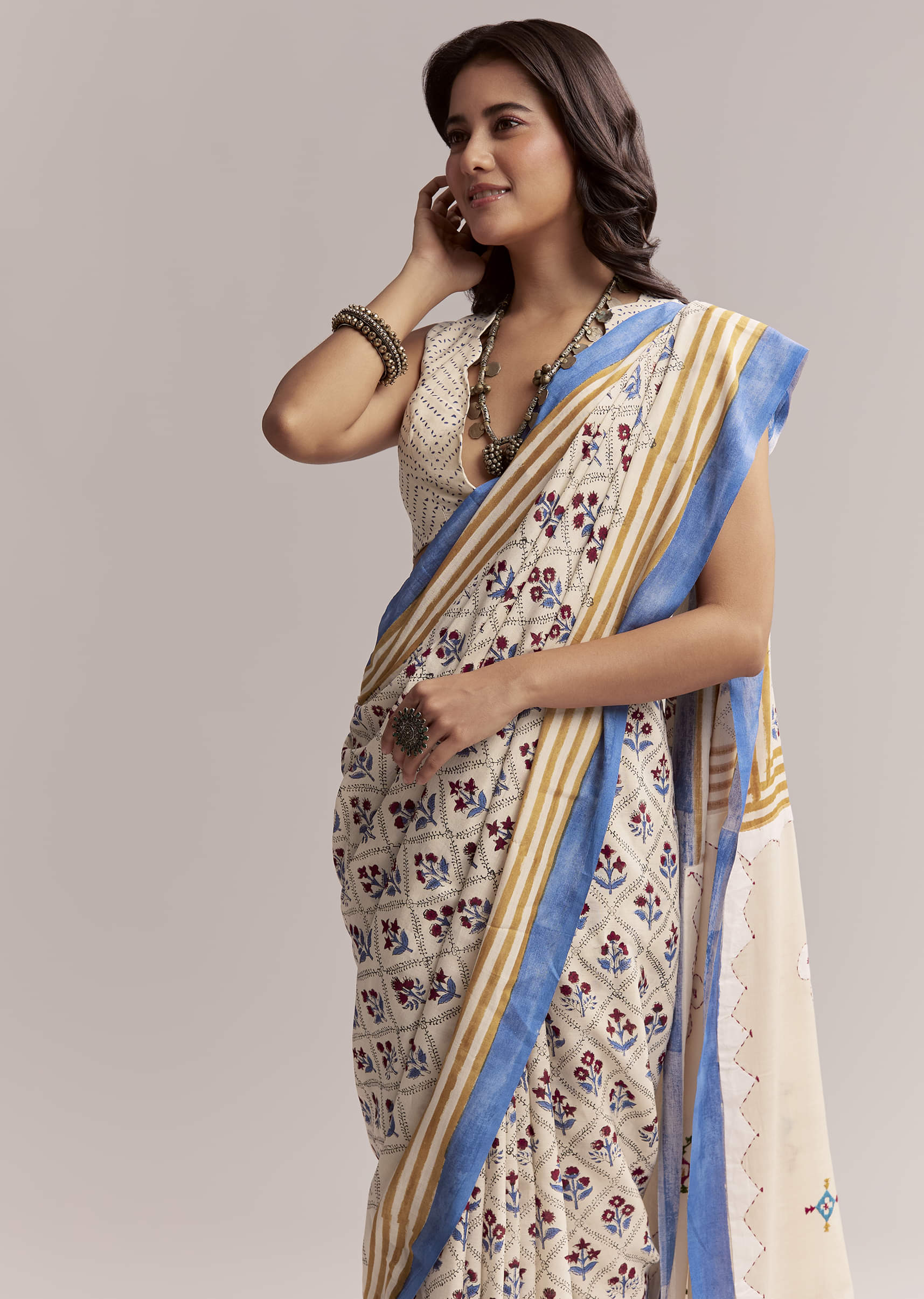 Ivory Linen Printed Saree With Handcrafted Ajrakh Patch Work - Image 5