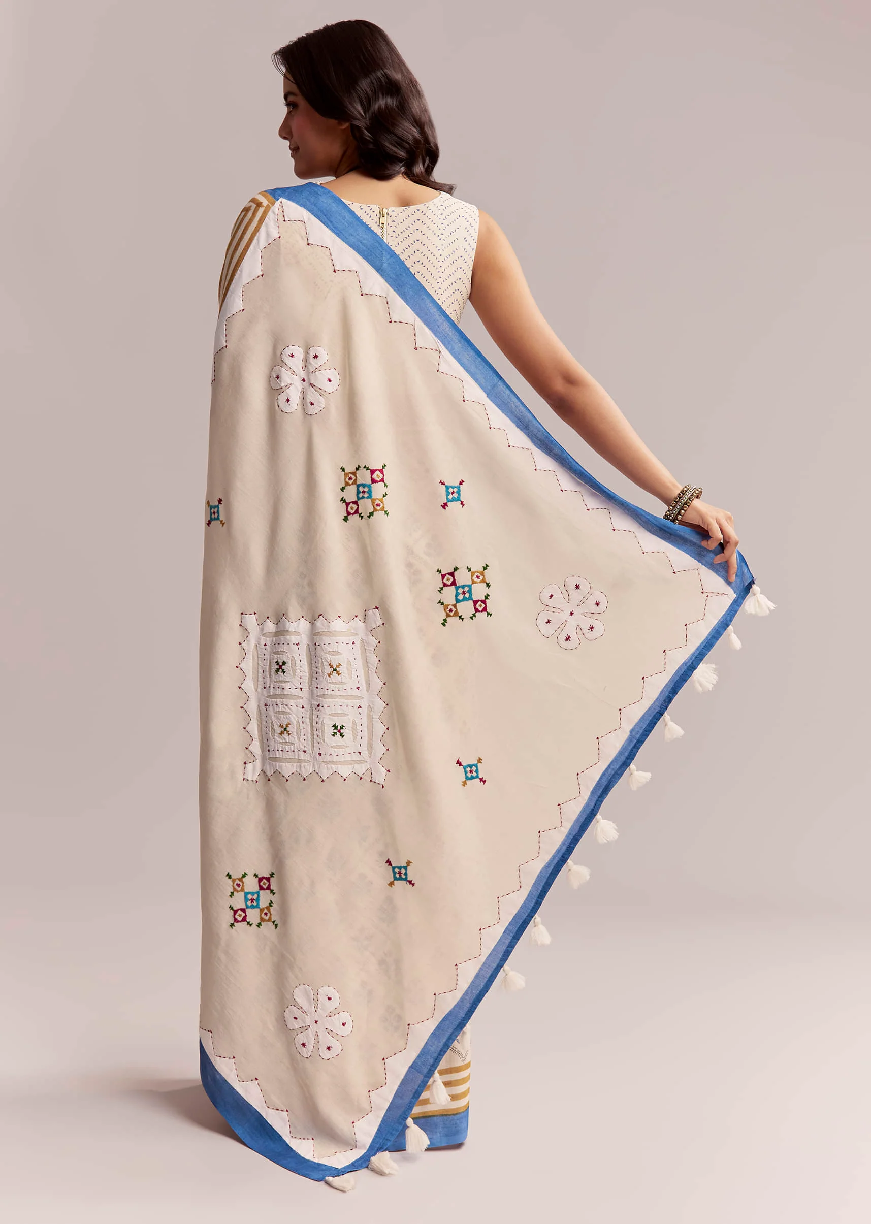 Ivory Linen Printed Saree With Handcrafted Ajrakh Patch Work - Image 6