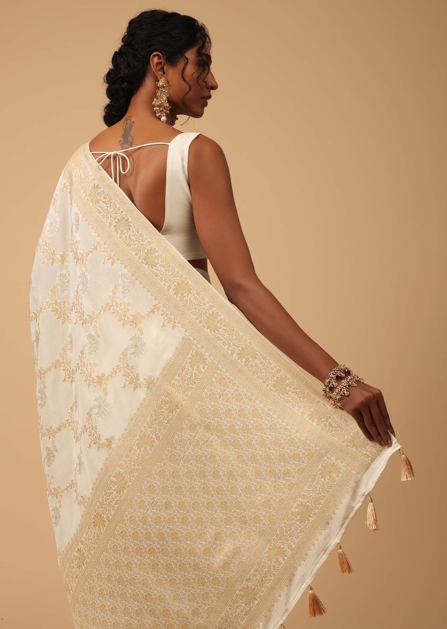 Ivory White Dola Silk Saree With Silver And Gold Jaal Embroidery In Floral Pattern - Image 3