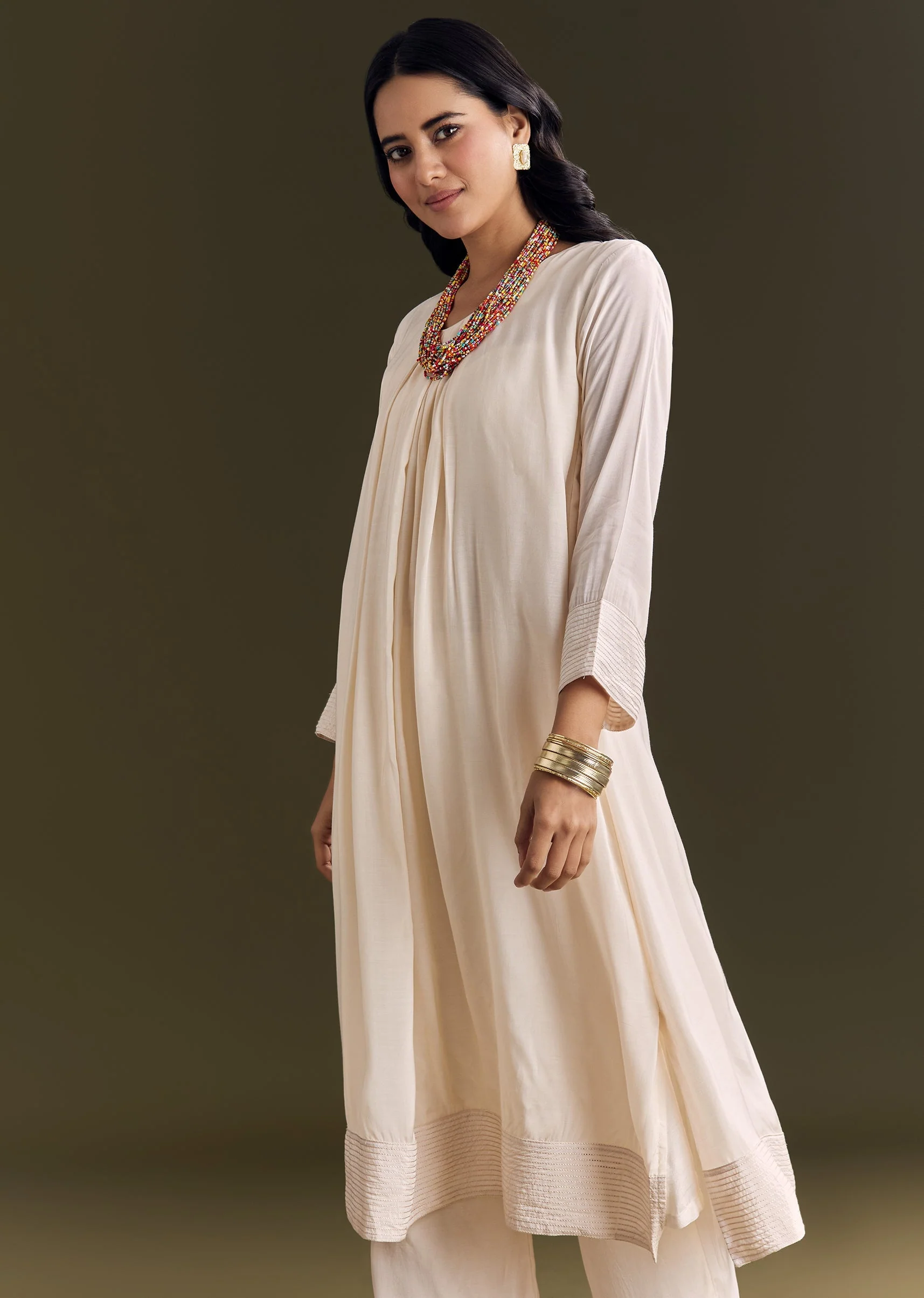 Ivory White Resham Embroidered Kurta Pant set - Image 4