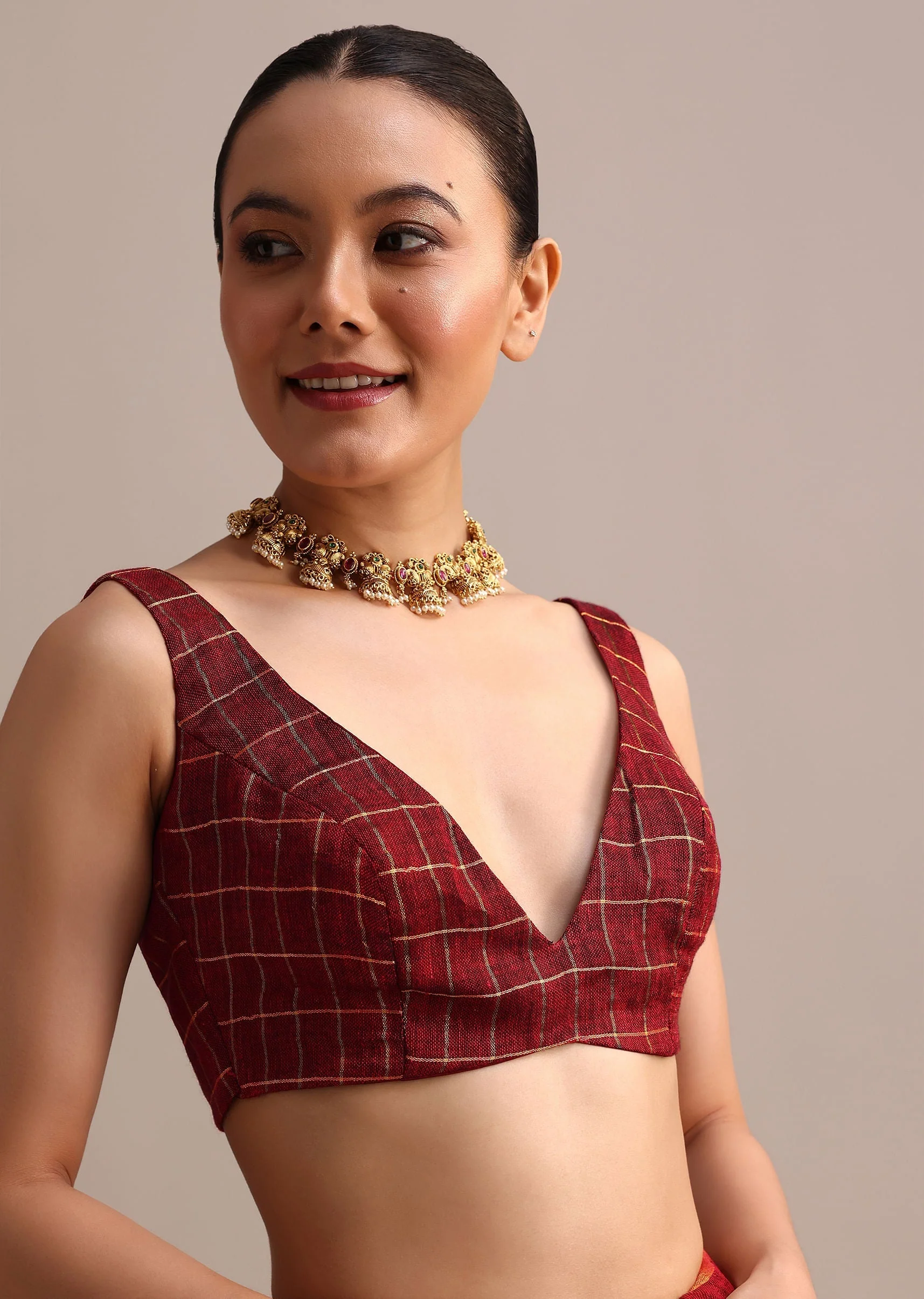 Maroon Linen Woven Saree With Zari Border And Unstitched Blouse - Image 7