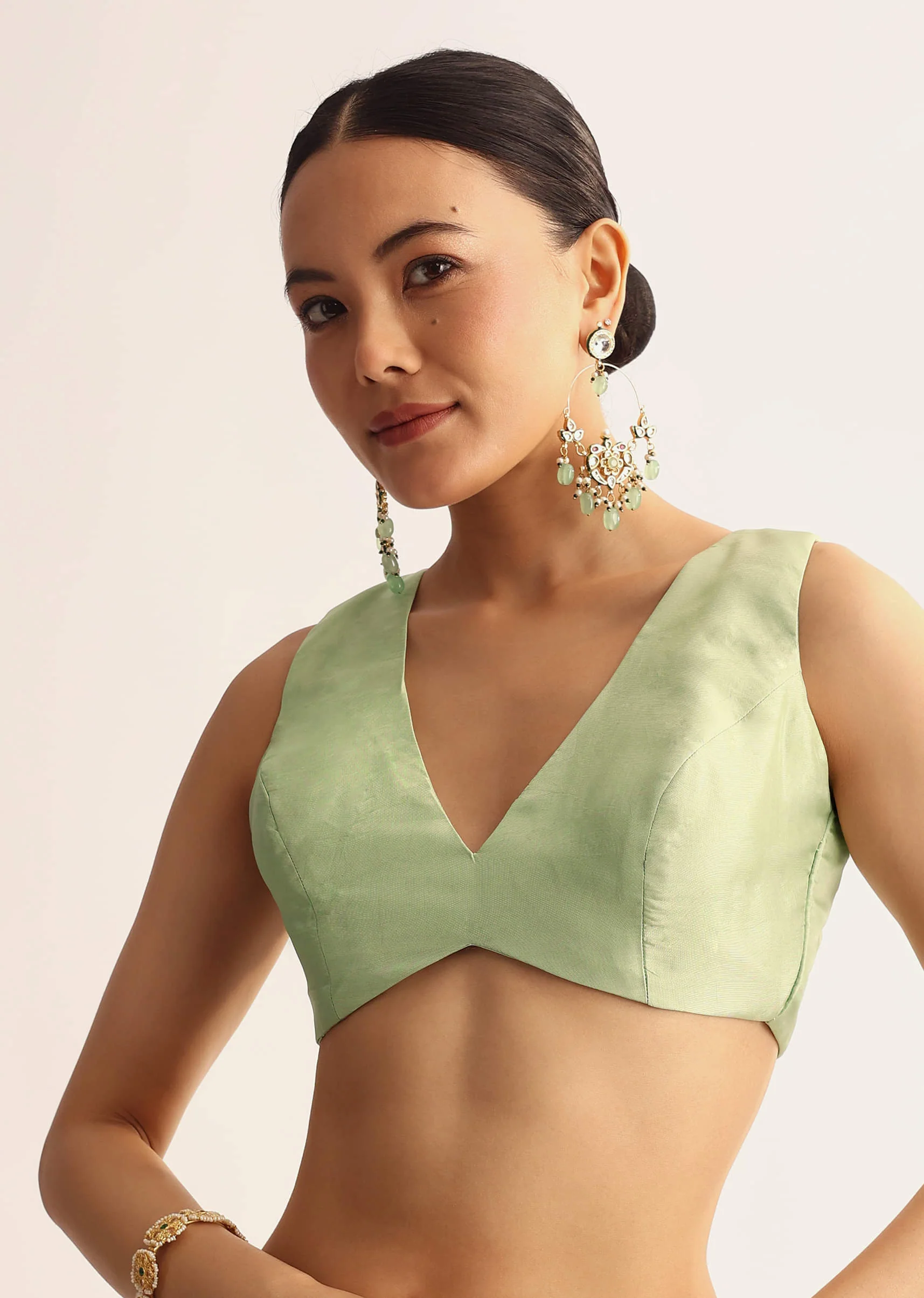 Mint Green Scallop Bordered Saree With Foil Printed Stripes - Image 7