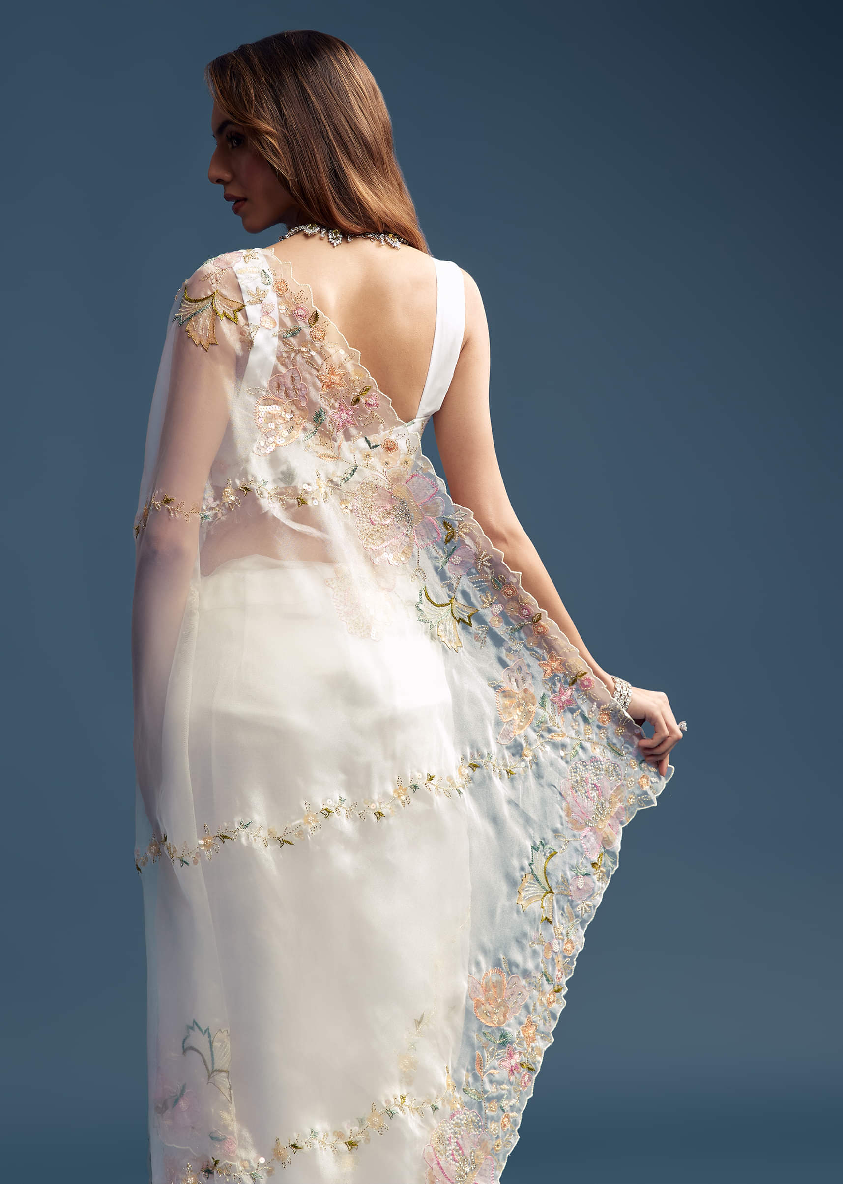 Off White Paper Tissue Saree With Floral Embroidery - Image 3