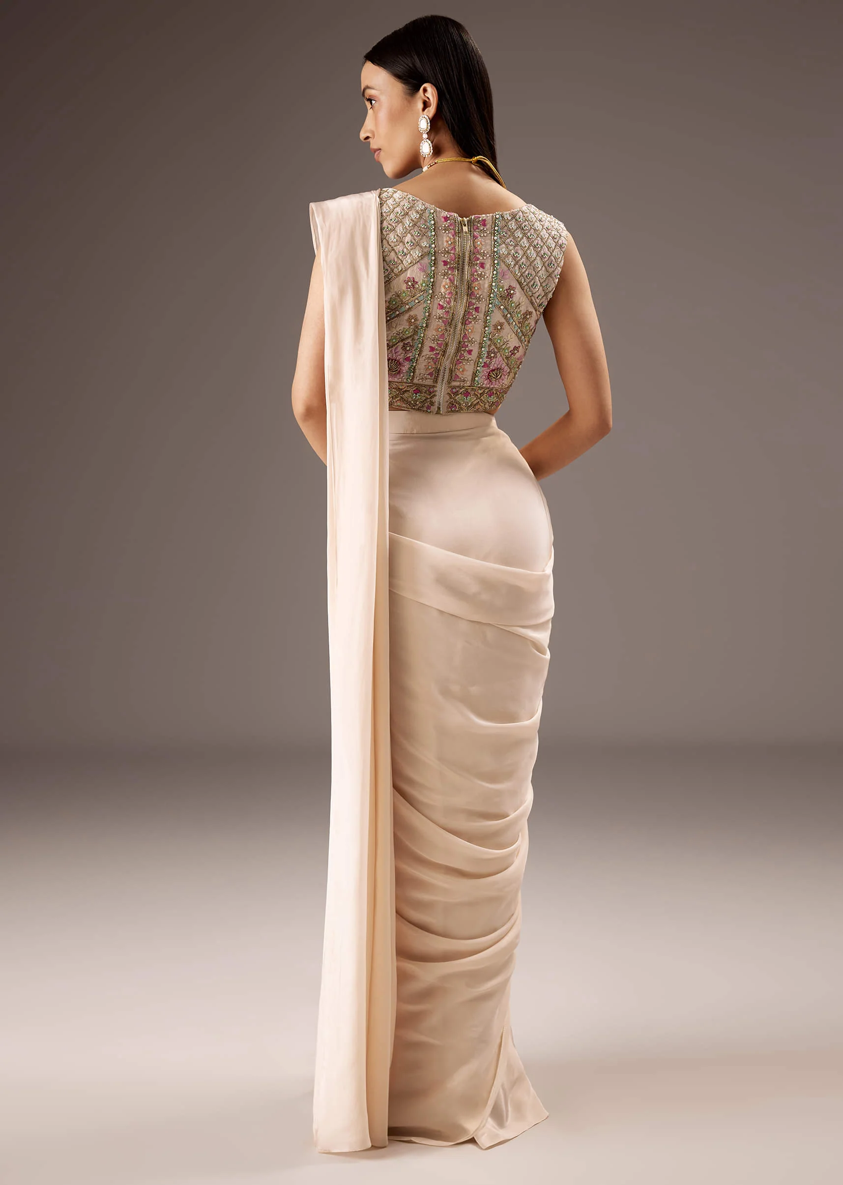 Off White Silk Saree With Embroidered Blouse - Image 2