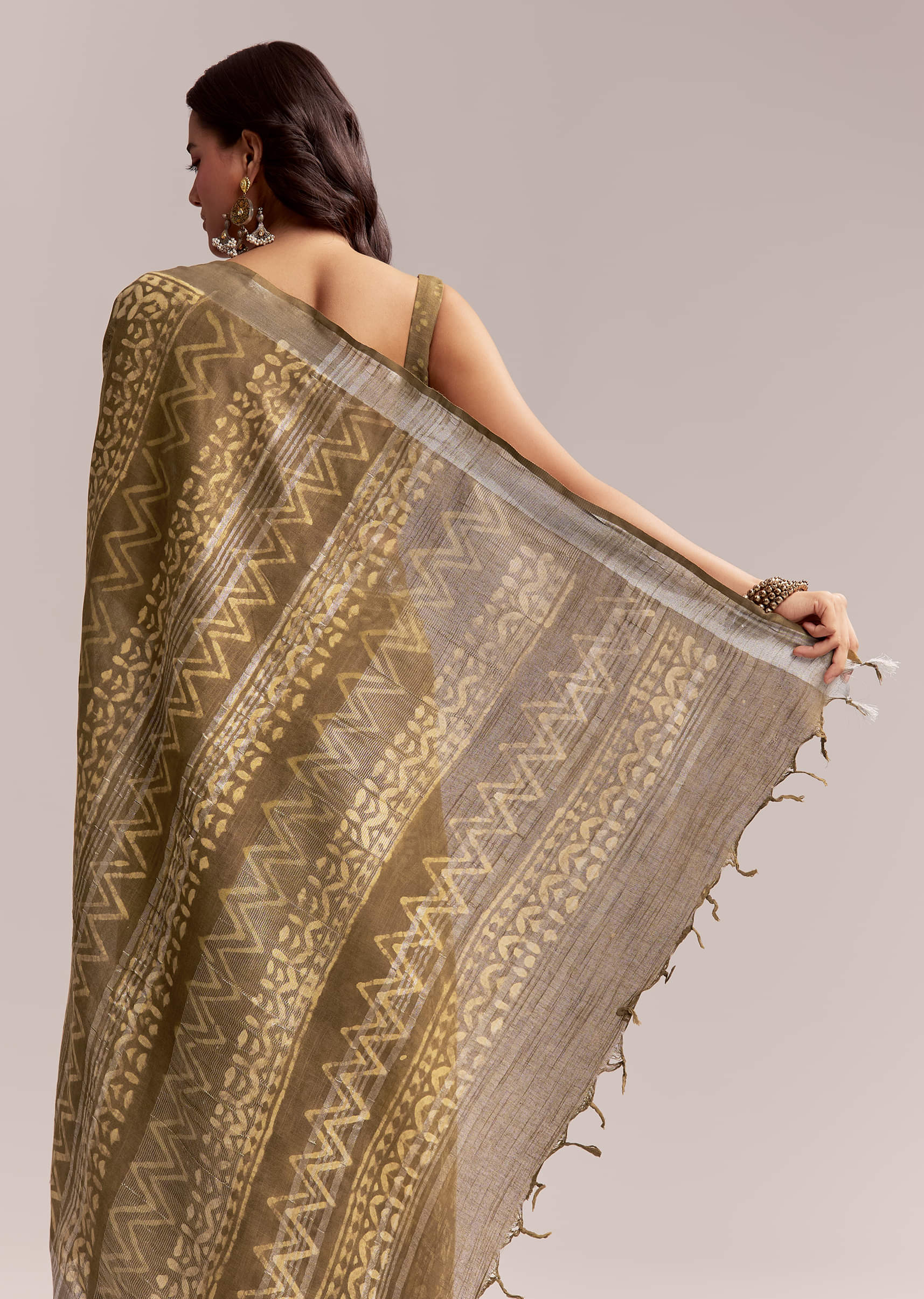 Olive Green Linen Printed Saree With Heritage Ajrakh Geometric Print - Image 4