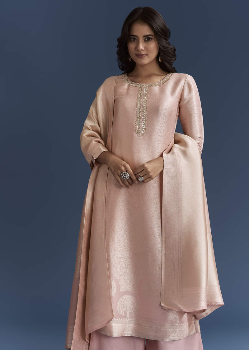 Peach Banarasi Tissue Kurta Set With Zardosi Neckline - Image 4