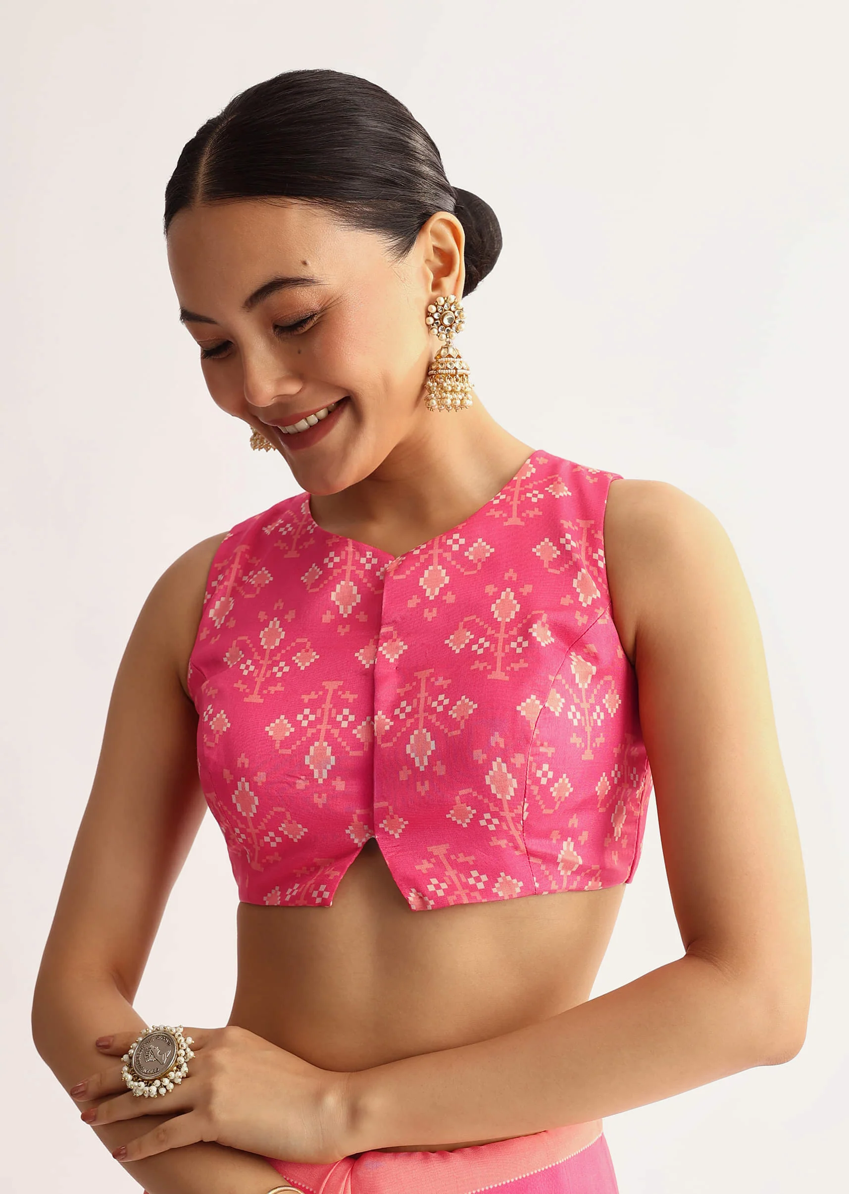 Peach Pink Mirrorwork Cutdana Work Georgette Saree - Image 7