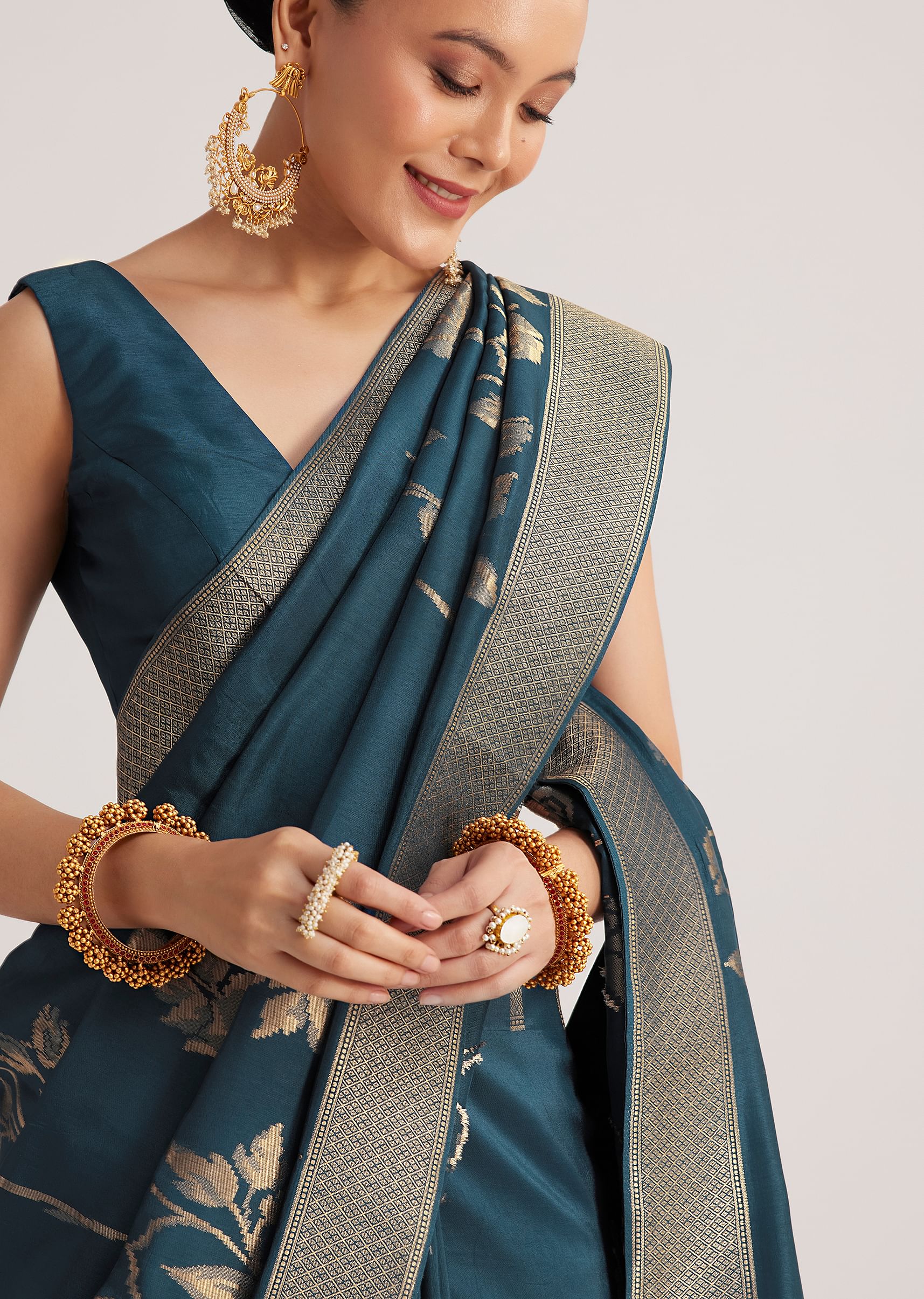 Peacock Blue Dola Silk Saree With Floral Motif - Image 3