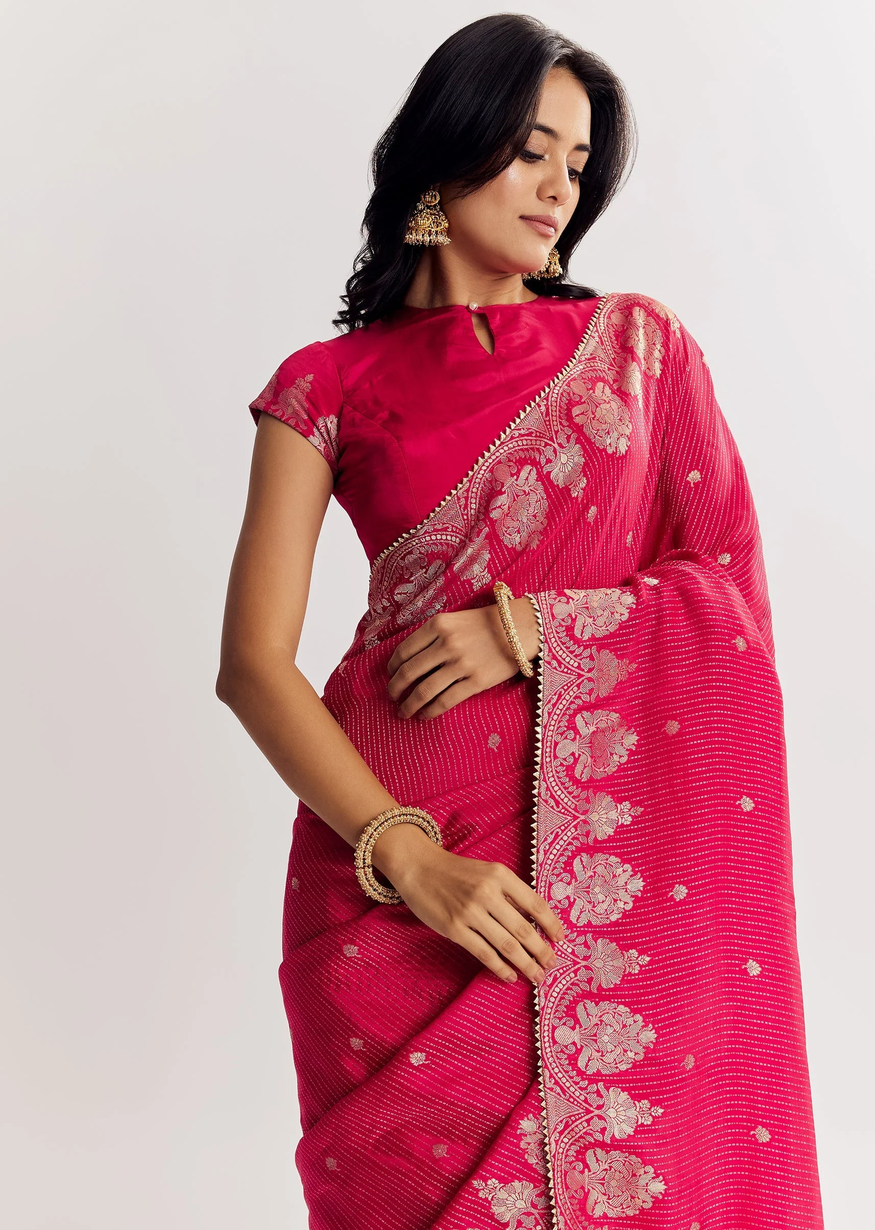 Pink Georgette Lurex Saree With Brocade Butti And Gota Patti Border - Image 5