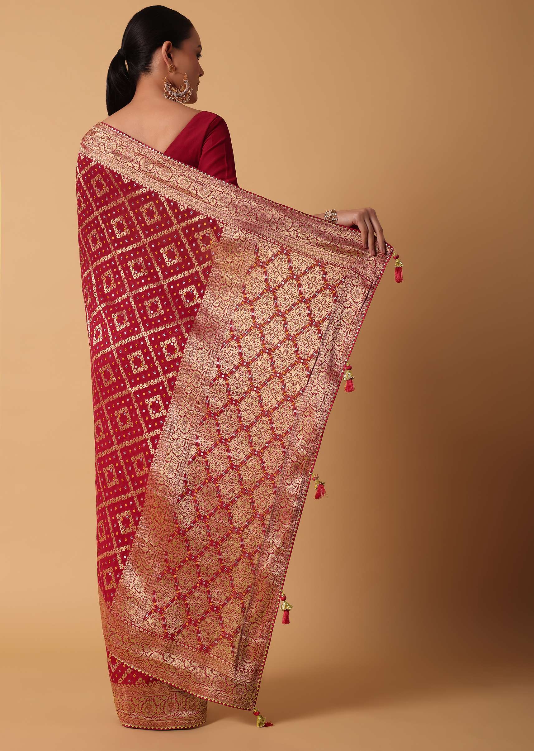Red Banarasi Georgette Saree With Bandhani Weave And Unstitched Blouse Piece - Image 5