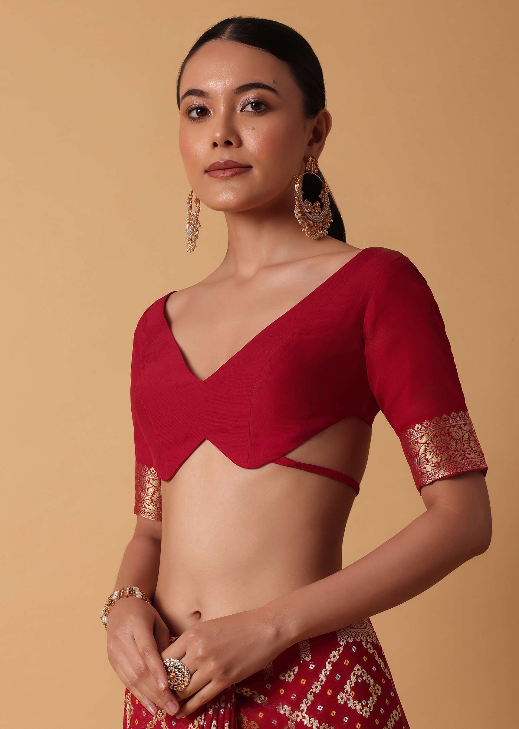 Red Banarasi Georgette Saree With Bandhani Weave And Unstitched Blouse Piece - Image 8