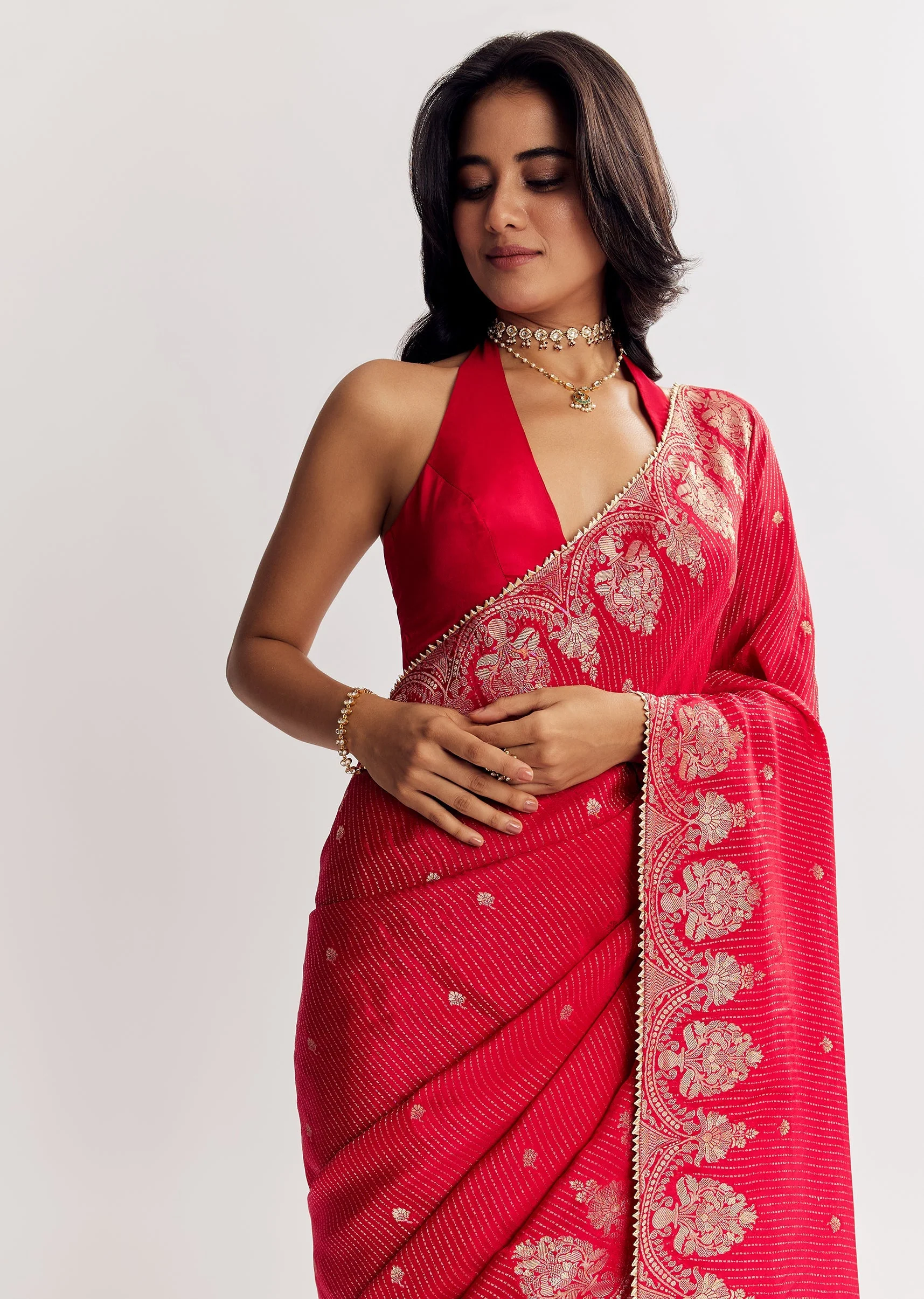 Red Georgette Lurex Saree With Brocade Butti And Gota Patti Border - Image 3