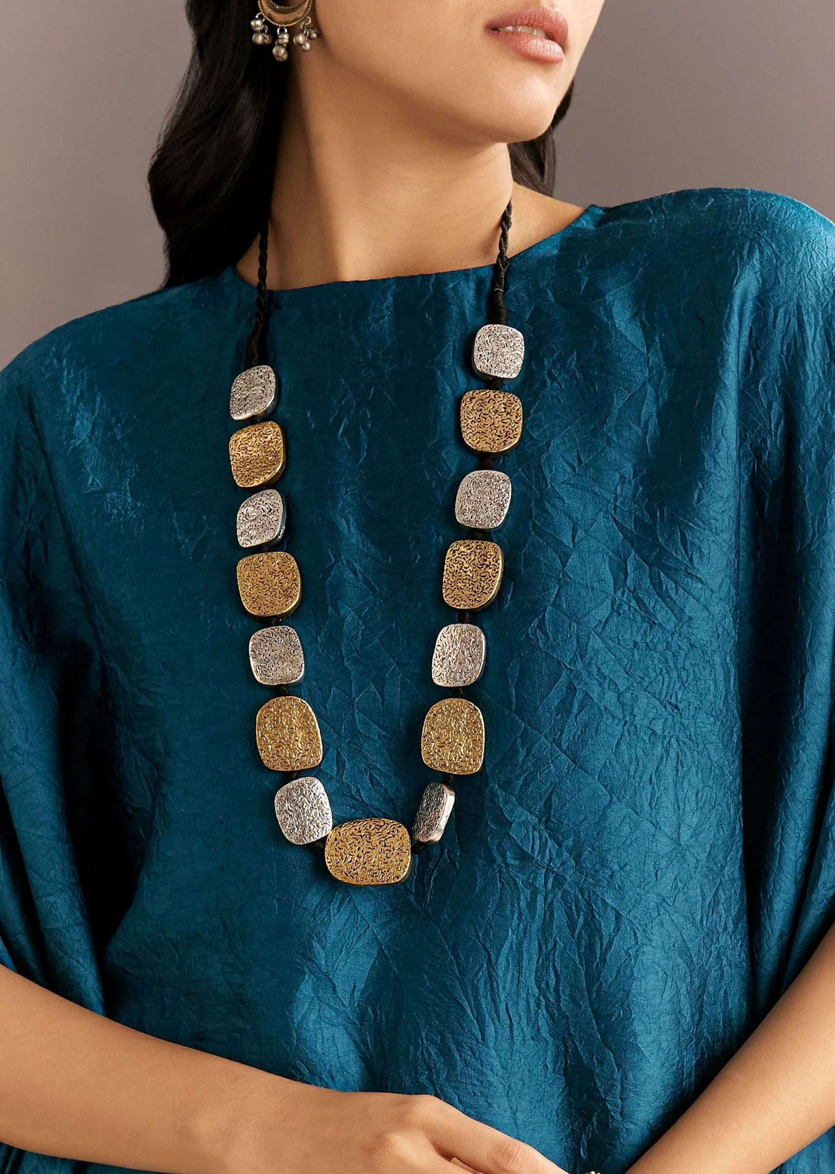 Teal Blue Crush Silk Kaftaan Set Styled With Stone Neckpiece - Image 4