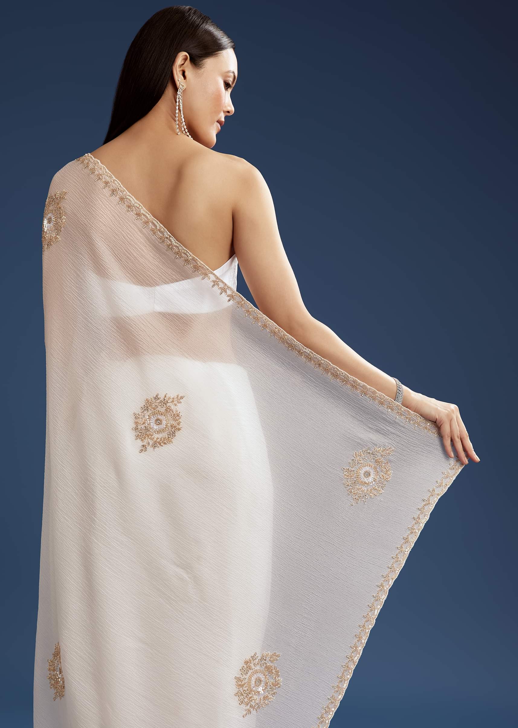 White Crushed Tissue Cutdana And Sequin Embroidered Saree - Image 4