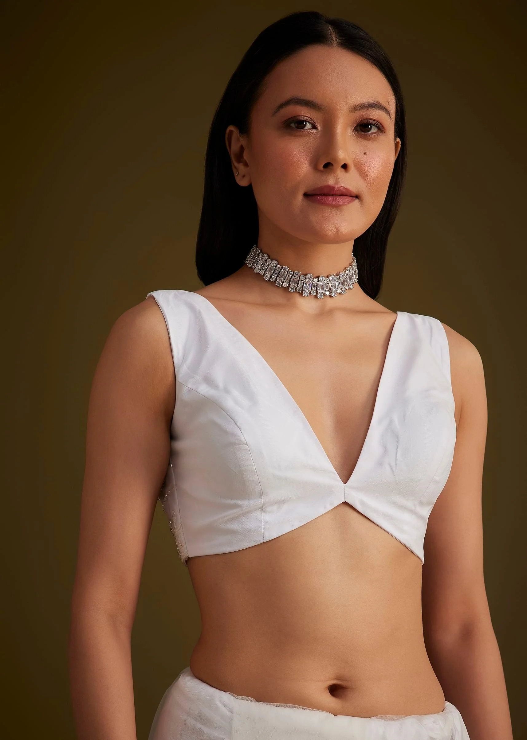 White Net Saree With Sequins And Stones Embroidery - Image 7