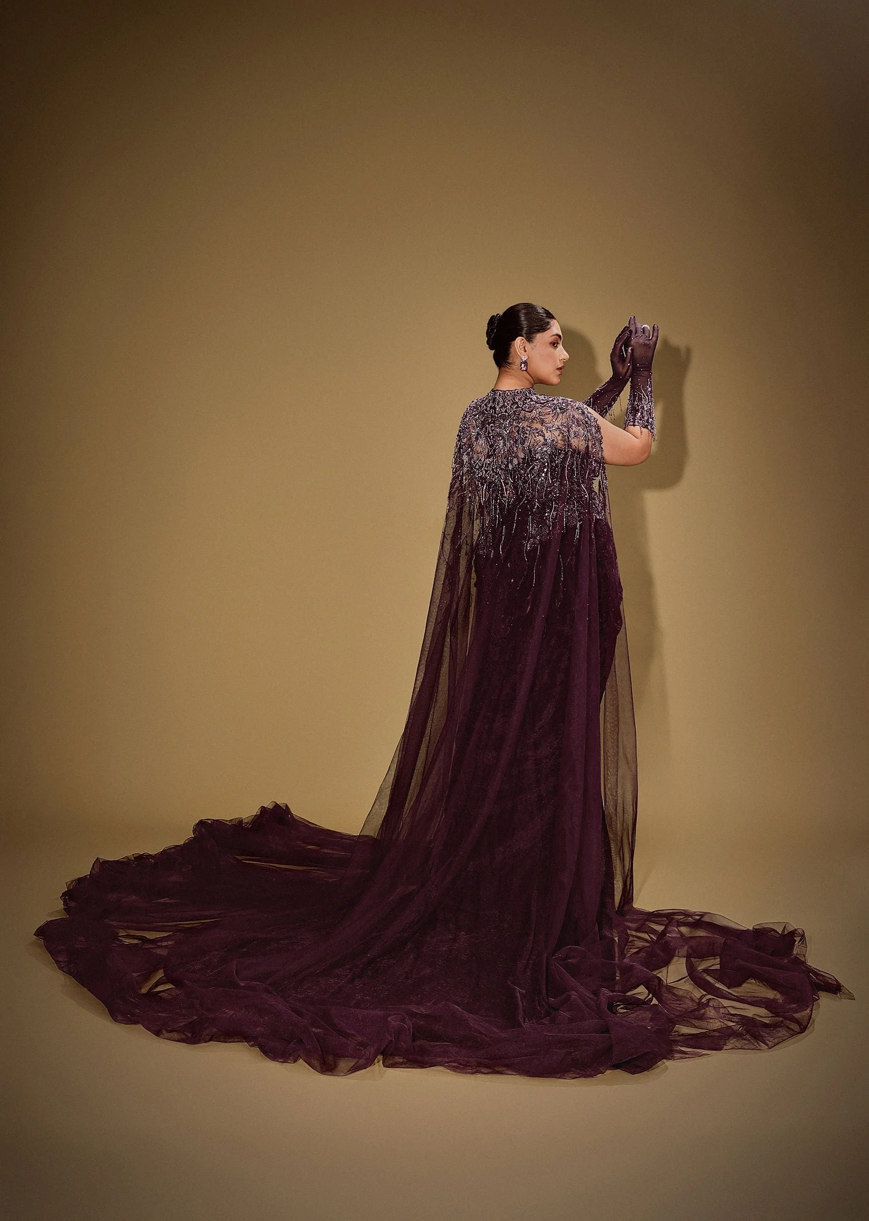 Wine Velvet Corset Set With Drape Skirt And Embroidered Cape - Image 5