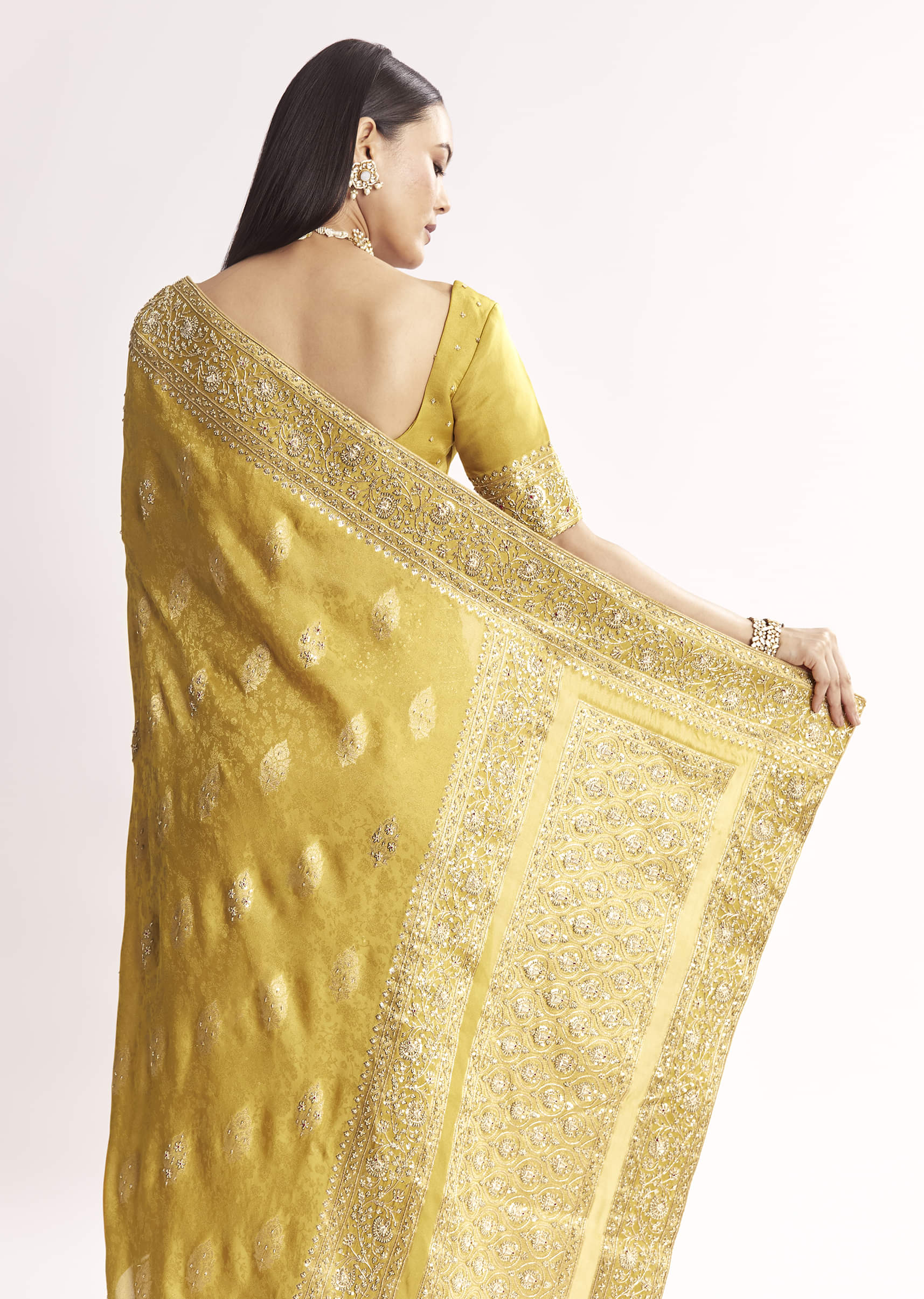 Yellow Jacquard Silk Saree With Woven Brocade Zari Work - Image 4